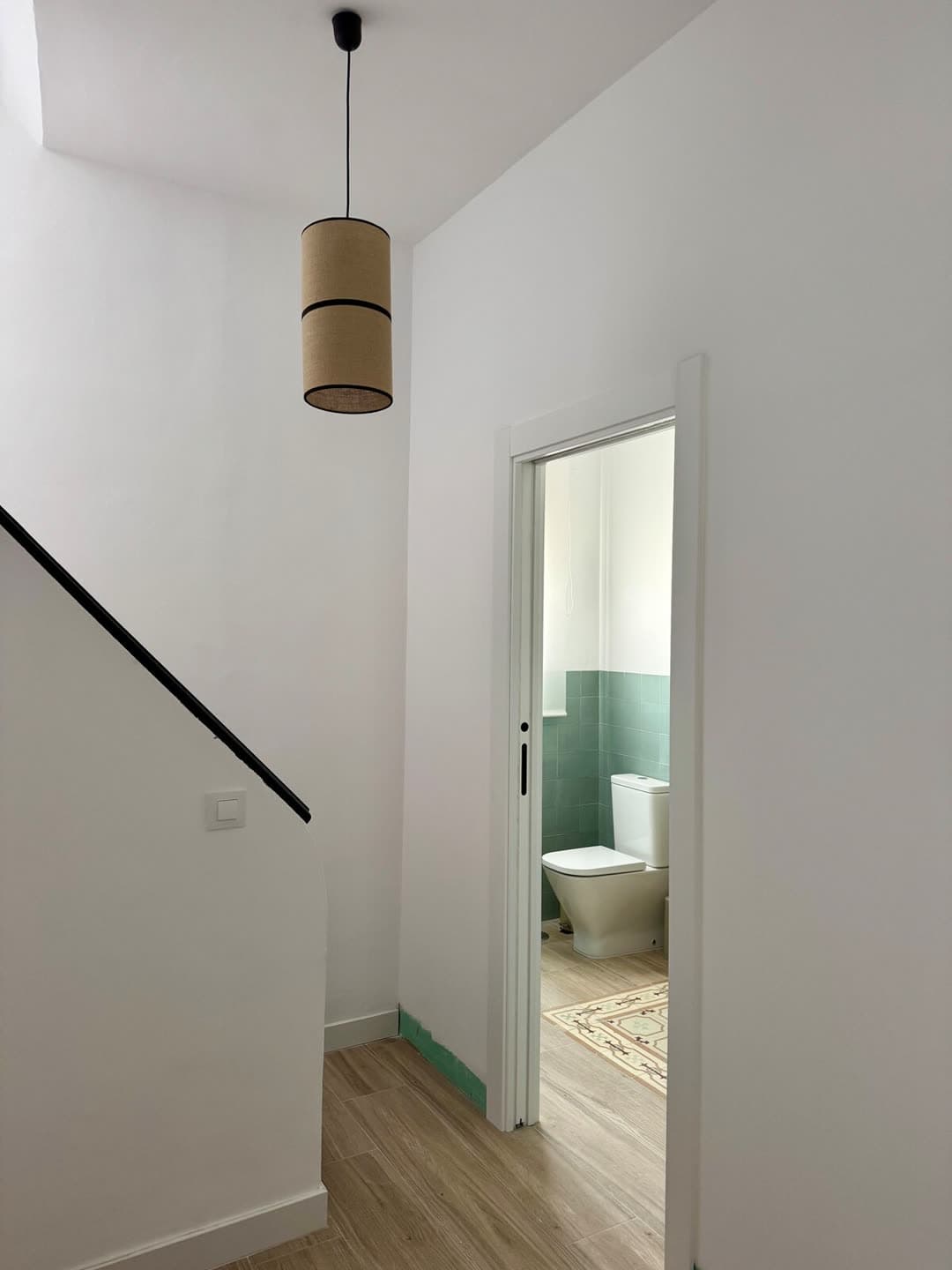 Escalera y baño